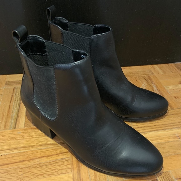 Forever 21 - Chelsea Booties - 6.5 US / 37.5 UK - Picture 2 of 4